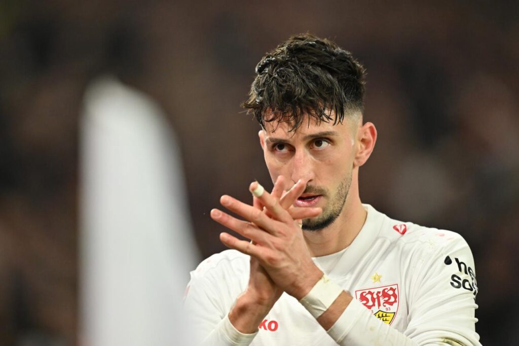 Stuttgarts Kapitän Atakan Karazor bestätigt seine Aufnahme in den Kader der Türkei für die WM-Playoffs